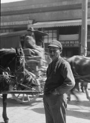 RECORD DATE NOT STATED Street scene, possibly in Chinatown, San Francisco, between 1896 and 1942. Creator: Arnold Genthe. Copyright:x HeritagexImagesx IMAGO ,2957193 ! ACHTUNG: AUFNAHMEDATUM GESCHÄTZT!  Copyright: HeritagexImagesx IMAGO