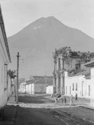 RECORD DATE NOT STATED Travel views of Cuba and Guatemala, between 1899 and 1926. Creator: Arnold Genthe. Copyright:x HeritagexImagesx IMAGO ,2957245 ! ACHTUNG: AUFNAHMEDATUM GESCHÄTZT!  Copyright: HeritagexImagesx IMAGO