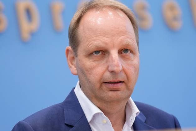 News Themen der Woche KW27 News Bilder des Tages Bundespressekonferenz, Thomas Heilmann nach der Entscheidung des Bundesverfassungsgericht zum GEG Thomas Heilmann (CDU) im Portrait bei seiner Pressekonferenz zur Entscheidung des Bundesverfassungsgericht zum Gebaeude-Energie-Gesetzt (GEG), Berlin , 06.07.2023 Berlin Berlin Deutschland *** Federal Press Conference, Thomas Heilmann after the decision of the Federal Constitutional Court on the GEG Thomas Heilmann CDU in portrait at his press conference on the decision of the Federal Constitutional Court on the Gebaeude Energie Gesetz GEG , Berlin , 06 07 2023 Berlin Berlin Germany
