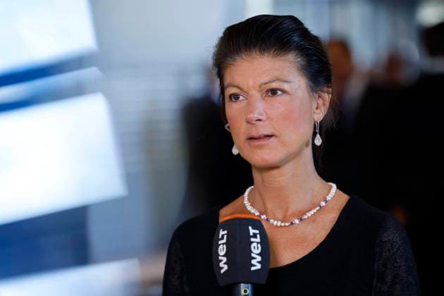 Politikerin Sahra Wagenknecht (Linke) bei einem Pressestatement am Rande der 115. Sitzung des Deutschen Bundestages im Reichstagsgebäude. Berlin, 06.07.2023 Berlin Deutschland *** Politician Sahra Wagenknecht Left Party during a press statement on the sidelines of the 115 session of the German Bundestag in the Reichstag building Berlin, 06 07 2023 Berlin Germany Copyright: xChristophxHardtx