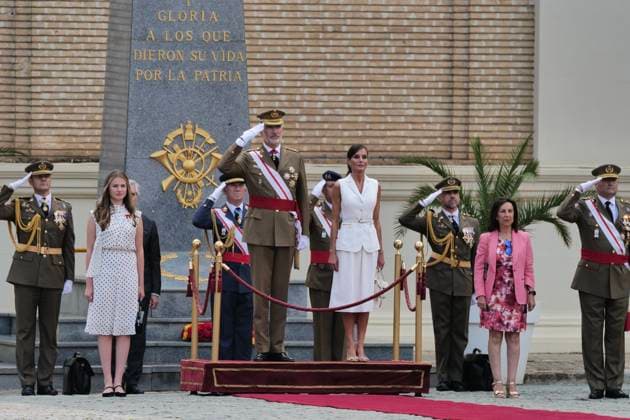 Entertainment Themen der Woche KW27 Royal Military Ceremony - Zaragoza (L-R) Princess Leonor, King Felipe VI, Queen Letizia and the Minister of Defense, Margarita Robles during the ceremony of delivery of Royal Dispatches and appointments of the new officers of the Army and the Civil Guard, at the General Military Academy of Zaragoza, on July 7, 2023, in Zaragoza, Aragon, Spain. The military who have been appointed as new officers of the Army have completed their training at the General Military Academy and at the respective specific Academies (Infantry, Artillery, Cavalry, Engineers, Transmissions and Civil Guard). The General Military Academy is the center responsible in the Army for the teaching of general and specific military training, for the corresponding technical tra  Copyright: xEuropaxPress ABACAx 859880_008 EuropaxPress ABACAx 859880_008