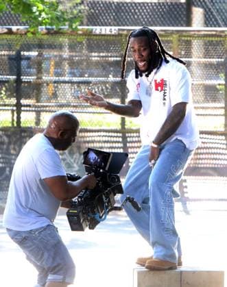 Burna Boy shooting music video on location in Soho, New York City. Featuring: Burna Boy Where: New York, United States When: 06 Jul 2023 Credit: Roger Wong INSTARimages Copyright: xRogerxWongx 52874919 EDITORIAL USE ONLY. NOT FOR USE BY NEWSPAPERS BASED IN THE UK.