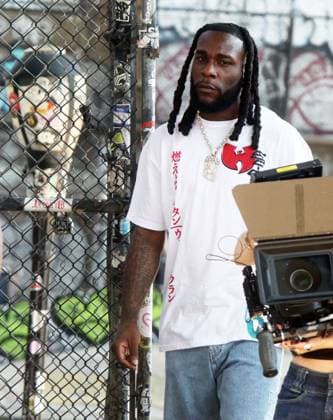 Burna Boy shooting music video on location in Soho, New York City. Featuring: Burna Boy Where: New York, United States When: 06 Jul 2023 Credit: Roger Wong INSTARimages Copyright: xRogerxWongx 52874866 EDITORIAL USE ONLY. NOT FOR USE BY NEWSPAPERS BASED IN THE UK.
