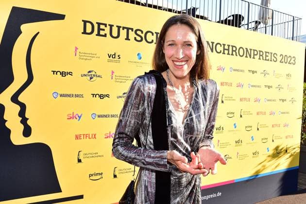 Deutschen Synchronpreis 2023 Claudia Urbschat-Mingues, deutsche Stimme von Angelina Jolie Ankunft, zum 4. Deutschen Synchronpreis 2023 im TIPI in Berlin am 07.07.2023