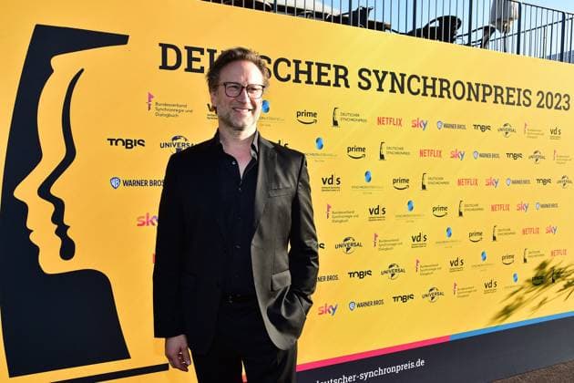 Deutschen Synchronpreis 2023 Sascha Rotermund, deutsche Stimme von Omar Sy, Benedikt Cumberbath Ankunft, zum 4. Deutschen Synchronpreis 2023 im TIPI in Berlin am 07.07.2023