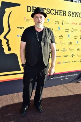 Deutschen Synchronpreis 2023 Torsten Sträter, deutscher Komiker, Kabarettist und Slam-Poet sowie Schriftsteller, Hörbuchsprecher und Synchronsprecher Ankunft, zum 4. Deutschen Synchronpreis 2023 im TIPI in Berlin am 07.07.2023