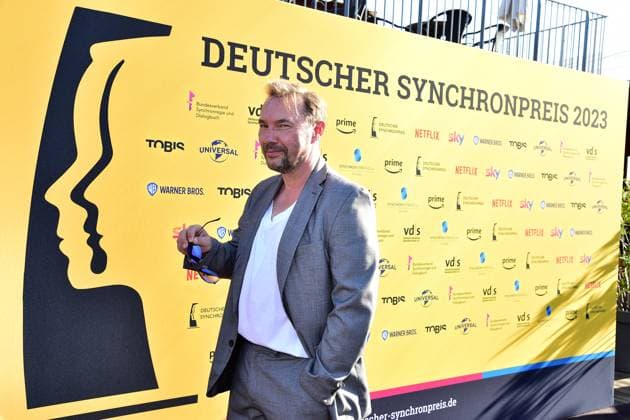 Deutschen Synchronpreis 2023 Thomas Arnold Ankunft, zum 4. Deutschen Synchronpreis 2023 im TIPI in Berlin am 07.07.2023