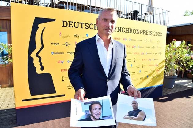 Deutschen Synchronpreis 2023 Martin Kessler, cdeutsche Stimme von Nocolas Cage, Vin Diesel Ankunft, zum 4. Deutschen Synchronpreis 2023 im TIPI in Berlin am 07.07.2023