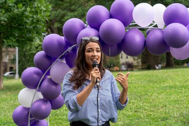 News Bilder des Tages RECORD DATE NOT STATED Alexandria Ocasio-Cortez Attends an Eid Al Adha Event at Astoria Park (NEW) Alexandria Ocasio-Cortez Attends an Eid Al Adha Event at Astoria Park. July 08, 2023, New York, New York, USA: U.S. Representative Alexandria Ocasio-Cortez speaks at an Eid Al Adha event at Astoria Park on July 8, 2023 in the Queens borough of New York City. Credit: M10s TheNews2 (Foto: M10s Thenews2 imago images) Alexandria Ocasio-Cortez Attends an Eid Al Adha Event at Astoria Park  Copyright: xM10sx