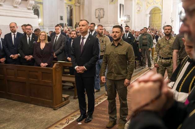 Bilder des Jahres 2023, News 07 Juli News Themen der Woche KW27 News Bilder des Tages Commemorating The Victims Of The Volyn Tragedy At The Saint Peter And Paul Cathedral In Lutsk, Ukraine Ukraine s President Volodymyr Zelenskiy and Polish President Andrzej Duda during commemorating the victims of the Volyn tragedy at the Saint Peter and Paul Cathedral, amid Russia s attack on Ukraine, in Lutsk, Ukraine July 9, 2023 Lutsk Ukraine  Copyright: xMaxymxMarusenkox originalFilename: musienko-notitle230709_nppxD.jpg