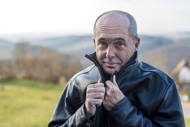 Der US Autor Don Winslow in einem Hotel bei Olpe. Der berühmte Schriftsteller ist auf dem Weg nach Leipzig zur Buchmesse. *** NUR FÜR REDAKTIONELLE ZWECKE *** EDITORIAL USE ONLY ***<p>16.03.2016 Olpe. Der US Autor Don Winslow in einem Hotel bei Olpe. Der berühmte Schriftsteller ist auf dem Weg nach Leipzig zur Buchmesse. Deutschland NRW Olpe Copyright: RalfxRottmann *** the US Author Don Winslow in a Hotel at Olpe the famous Writer is at the Path to Leipzig to Book Fair *** ONLY FOR EDITORIAL PURPOSE *** EDITORIAL USE ONLY *** P 16 03 2016 Olpe the US Author Don Winslow in a Hotel at Olpe the famous Writer is at the Path to Leipzig to Book Fair Germany NRW Olpe Copyright RalfxRottmann Copyright: RalfxRottmann docnrwhugopicture94380732 EDITORIAL USE ONLY