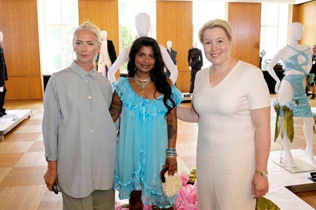 Entertainment Themen der Woche KW28 Entertainment Bilder des Tages Christiane Arp, Abarna Kugathasan und Franziska Giffey bei der Eröffnung vom Berliner Salon auf der Berlin Fashion Week Spring Summer 2024 im Kronprinzenpalais Unter den Linden. Berlin, 10.07.2023 *** Christiane Arp, Abarna Kugathasan and Franziska Giffey at the opening of the Berlin Salon at Berlin Fashion Week Spring Summer 2024 at Kronprinzenpalais Unter den Linden Berlin, 10 07 2023 Foto:xF.xKernx xFuturexImage