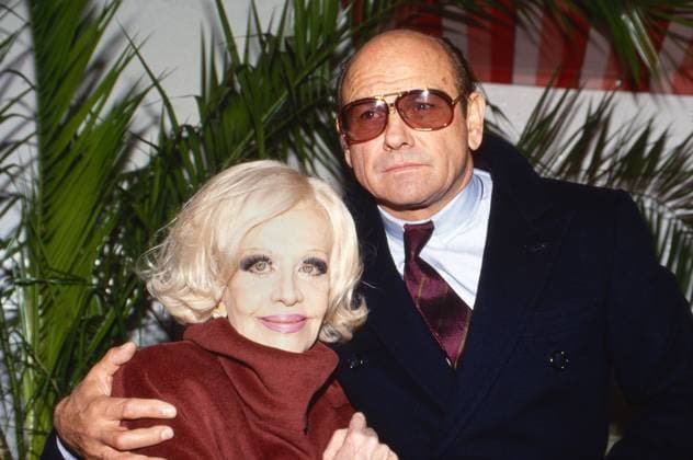 Klaus Löwitsch, österreichisch deutscher Schauspieler, mit Hildegard Knef bei Dreharbeiten zur Fernsehserie Peter Strohm in Hamburg, Deutschland 1993. Copyright: HartwigxValdmanis Nur redaktionelle Nutzung. Editorial usage only. VAL_720001976