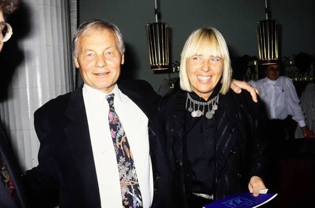 Harry Valerien, deutscher Sportjournalist und Autor, mit Ehefrau Randi, ehemalige norwegische Skirennläuferin, Deutschland um 1993. Copyright: HartwigxValdmanis Nur redaktionelle Nutzung. Editorial usage only. VAL_7205000011