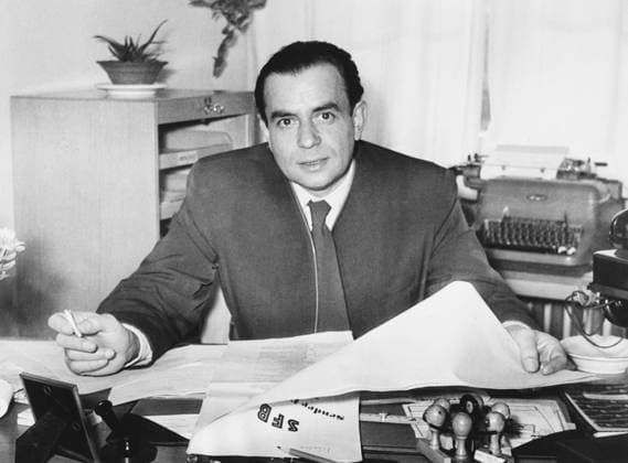 Erich Koberling Erich Koberling, Journalist und Regisseur beim Sender Freies Berlin, Deutschland um 1958., Berlin Copyright: Kindermann Nur redaktionelle Nutzung. Editorial usage only. KIN_7401002281 EDITORIAL USE ONLY