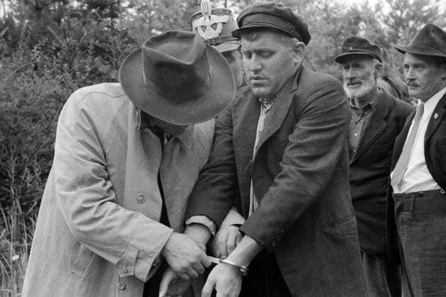 Nachts wenn der Teufel kam Nachts wenn der Teufel kam, Spielfilm, Deutschland 1957, Regie: Robert Siodmak, Darsteller: Claus Holm, Mario Adorf, Bayern Copyright: Kindermann Nur redaktionelle Nutzung. Editorial usage only. KIN_7401002614 EDITORIAL USE ONLY