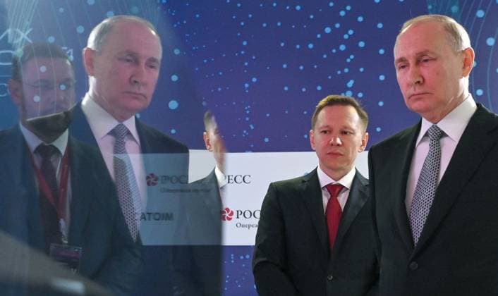 News Themen der Woche KW28 News Bilder des Tages RUSSIA, MOSCOW - JULY 13, 2023: Russia s President Vladimir Putin (front) attends the Future Technologies Forum Computing and Communication. The Quantum World at Moscow s World Trade Centre. Alexander Kazakov Russian Presidential Press and Information Office TASS  60431520