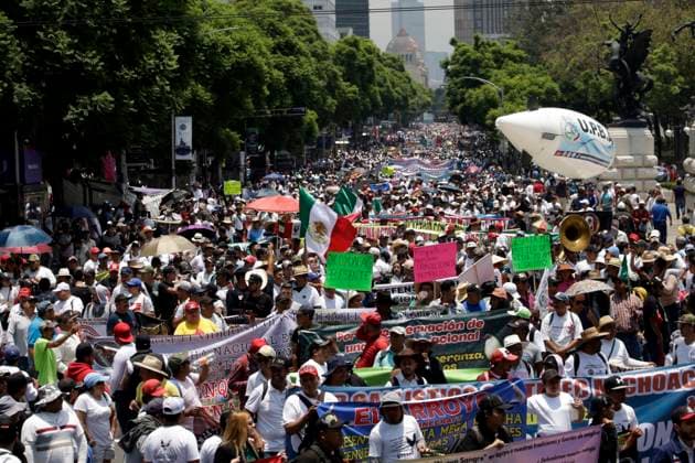 Third peaceful national march Animal welfare with science in Mexico City July 13, 2023, Mexico City, Mexico: Workers and businessmen in the fighting cock, bullfighting and hunting industry demand that the government of Mexico City and the Government of Mexico not promote laws that end their companies and sources of employment, during the third march called Animal welfare with science in the Zocalo in Mexico City. on July 13, 2023 in Mexico City, Mexico (Photo by Luis Barron Eyepix Group). Copyright: xLuisxBarronx xEyepixxGroupx LB_20230713_GALLOS1