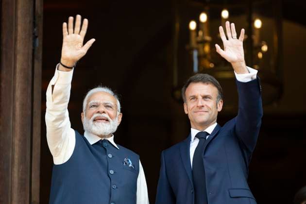 News Themen der Woche KW28 News Bilder des Tages Macron and Modi At Ministry of Foreign Affairs - Paris France s President Emmanuel Macron and India s Prime Minister Narendra Modi shake hands prior to attending a meeting at The Ministry of Foreign Affairs in Paris on July 14, 2023. Photo by Eliot Blondet ABACAPRESS.COM Paris France  Copyright: xBlondetxEliot ABACAx 860684_014 BlondetxEliot ABACAx 860684_014 