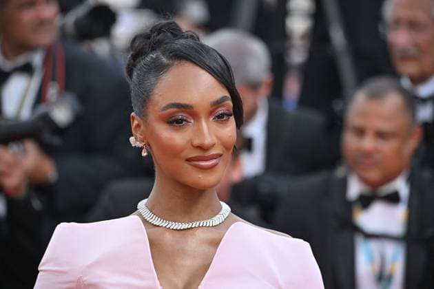 Cannes The Innocent Premiere JR Jourdan Dunn attending the premiere of the movie The Innoncent during the 75th Cannes Film Festival in Cannes, France on May 24, 2022. Photo by Julien Reynaud APS-Medias ABACAPRESSS.COM Cannes France  Copyright: xReynaudxJulien APS-Medias ABACAx 811438_061 ReynaudxJulien APS-Medias ABACAx 811438_061 