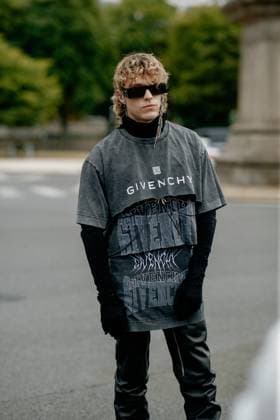 PFW - Street Style Street style, Irama (Filippo Maria Fanti) arriving at Givenchy Spring-Summer Menswear 2023 show, held at Ecole Militaire, Paris, France, on June 22nd, 2022. Photo by Marie-Paola Bertrand-Hillion ABACAPRESS.COM Paris France  Copyright: xBertrand-HillionxMarie-Paola ABACAx 816291_049 Bertrand-HillionxMarie-Paola ABACAx 816291_049 