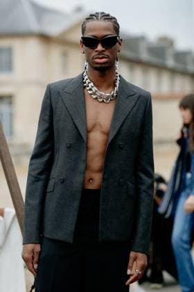 PFW - Street Style Street style, Shai Gilgeous-Alexander arriving at Givenchy Spring-Summer Menswear 2023 show, held at Ecole Militaire, Paris, France, on June 22nd, 2022. Photo by Marie-Paola Bertrand-Hillion ABACAPRESS.COM Paris France  Copyright: xBertrand-HillionxMarie-Paola ABACAx 816291_105 Bertrand-HillionxMarie-Paola ABACAx 816291_105 