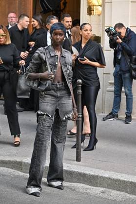 PFW - Balenciaga Arrivals Anok Yai attending the Balenciaga show during PFW Haute Couture in Paris, France on July 6, 2022. Photo by Julien Reynaud APS-Medias ABACAPRESS.COM Paris France  Copyright: xReynaudxJulien APS-Medias ABACAx 816726_007 ReynaudxJulien APS-Medias ABACAx 816726_007 