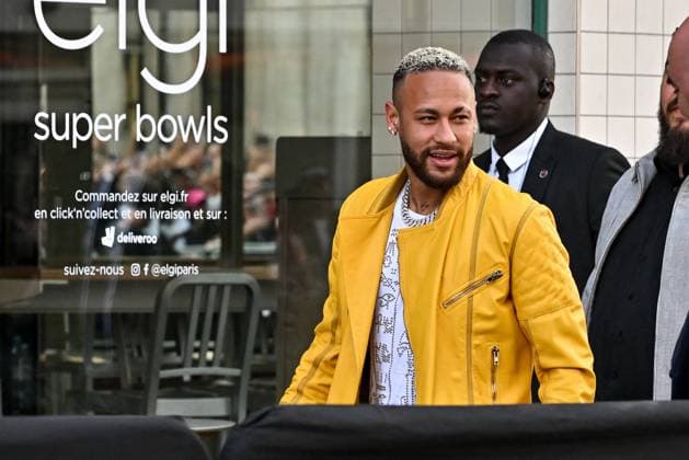 PFW Jean Paul Gaultier X Olivier Rousteing Arrivals JR Neymar Jr attending the Jean Paul Gaultier x Olivier Rousteing show during PFW Haute Couture in Paris, France on July 6, 2022. Photo by Julien Reynaud APS-Medias ABACAPRESS.COM Paris France  Copyright: xReynaudxJulien APS-Medias ABACAx 816728_084 ReynaudxJulien APS-Medias ABACAx 816728_084 