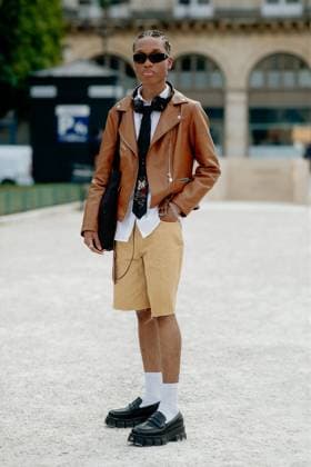 PFW - Street Style Street style, arriving at Louis Vuitton Spring-Summer 2023 Menswear show, held at Louvre Cour Carree, Paris, France, on June 23, 2022. Photo by Marie-Paola Bertrand-Hillion ABACAPRESS.COM Paris France  Copyright: xBertrand-HillionxMarie-Paola ABACAx 821547_122 Bertrand-HillionxMarie-Paola ABACAx 821547_122 