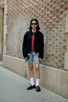 PFW - Street Style Street style, arriving at Dior Spring-Summer 2023 Menswear show, held at Val de Grace, Paris, France, on June 24, 2022. Photo by Marie-Paola Bertrand-Hillion ABACAPRESS.COM Paris France  Copyright: xBertrand-HillionxMarie-Paola ABACAx 821547_156 Bertrand-HillionxMarie-Paola ABACAx 821547_156 
