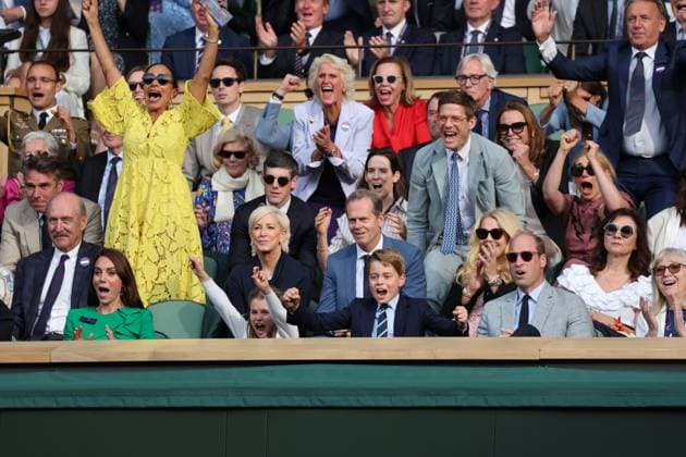 Entertainment Themen der Woche KW28 Entertainment Bilder des Tages . 16 07 2023. London, United Kingdom. Lily James arriving for Mens Final on the last day of the Wimbledon Tennis Championships in London.  xStephenxLockx xi-Imagesx IIM-24578-0217