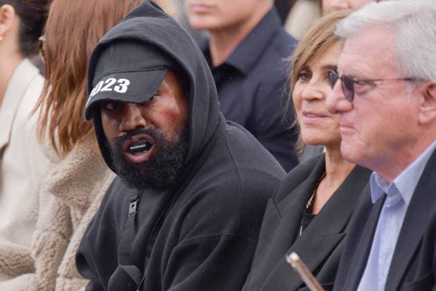 PFW - Givenchy Front Row Kanye West, Carine Roitfeld and Sidney Toledano front row of the Givenchy show as part of Paris Fashion Week Womenswear Spring Summer 2023 in Paris, France, on Octobre 2, 2022 in Paris, France. Photo by Jana Call me J ABACAPRESS.COM Paris France  Copyright: xJanaxCallxmexJ ABACAx 826869_024 JanaxCallxmexJ ABACAx 826869_024 