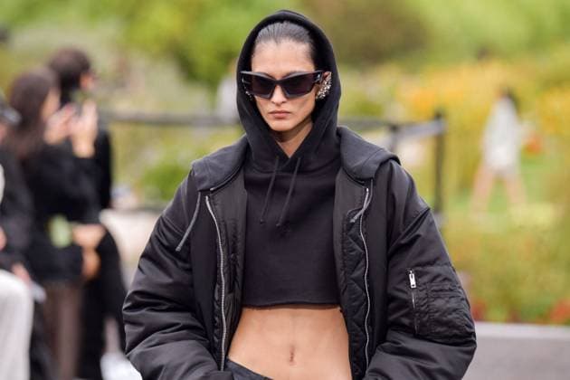PFW - Givenchy Runway A model walks the runway during the Givenchy show as part of Paris Fashion Week Womenswear Spring Summer 2023 on Octobre 2, 2022 in Paris, France. Photo by Jana Call me J ABACAPRESS.COM Paris France  Copyright: xJanaxCallxmexJ ABACAx 826871_019 JanaxCallxmexJ ABACAx 826871_019 