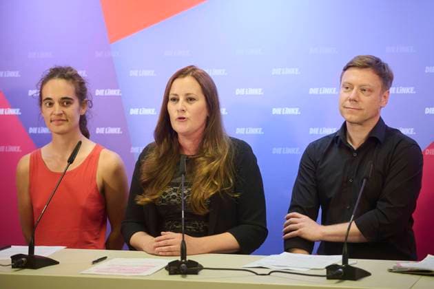 Berlin, Pressekonferenz zu den Kandidaten für die Europawahl von Die Linke Janine Wissler, Martin Schirdewan (Vorsitzende der Partei DIE LINKE), Özlem Demirel, Carola Rackete und Gerhard Trabert geben am 17.07.2023 eine Pressekonferenz zu den Kandidaturen zur Europawahl der Partei Die Linke im Karl-Liebknecht Haus in Berlin. Im Bild: Janine Wissler, Martin Schirdewan, Carola Rackete Berlin Karl-Liebknecht Haus Berlin Deutschland *** Berlin, press conference on the candidates for the European elections of The Left Janine Wissler, Martin Schirdewan Chairwoman of the party DIE LINKE , Özlem Demirel, Carola Rackete and Gerhard Trabert give on 17 07 2023 a press conference on the candidacies for the European elections of the party The Left in t