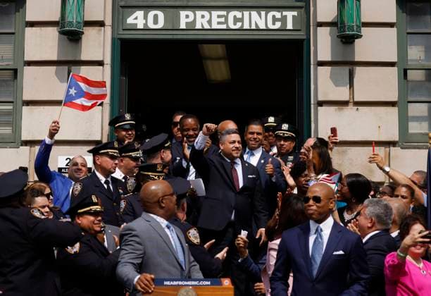 News Bilder des Tages Newly appointed NYPD commissioner Edward Caban walks down the steps of the 40th Precinct for the appointment ceremony in the Bronx borough of New York City on Monday July 17, 2023. New York City Eric Adams announced Monday the appointment of First Deputy Commissioner Edward Caban as the next NYPD commissioner. The mayor also announced his replacement as first deputy commissioner will be Tania Kinsella, the first woman of color to serve in that role in NYPD history.  NYP20230717106 JOHNxANGELILLO