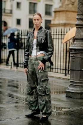 PFW SS23 DAY 1 Street style, Hilda Sandstrom arriving at Koche Spring Summer 2023 show, held at Palais Brongniart, Paris, France, on September 27th, 2022. Photo by Marie-Paola Bertrand-Hillion ABACAPRESS.COM Paris France  Copyright: xBertrand-HillionxMarie-Paola ABACAx 830413_087 Bertrand-HillionxMarie-Paola ABACAx 830413_087 