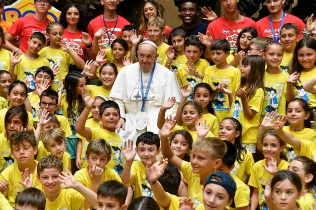 Pope Francis Meets Summer Youths - Vatican Pope Francis meets with Summer Youths at Paul VI Hall in Vatican, July 18, 2023. Photo by Vatican Media Catholic Press Photo IPA ABACAPRESS.COM Vatican City Vatican (or Holy See)  Copyright: xIPA ABACAx 861157_001 IPA ABACAx 861157_001 
