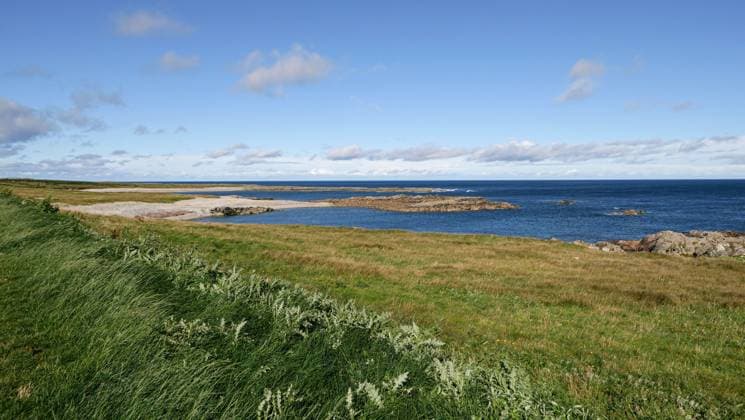 RECORD DATE NOT STATED Ireland, Donegal: the Fanad Peninsula Ireland, County Donegal: pebble beach at the Fanad Peninsula where is located the Fanad Lighthouse, between the deep fjord of Lough Swilly and Mulroy Bay, at the entrance tto natural harbour of Lough Swilly. Europe; Western Europe; Ireland  Copyright: xBetendxA Andia.frx 409305
