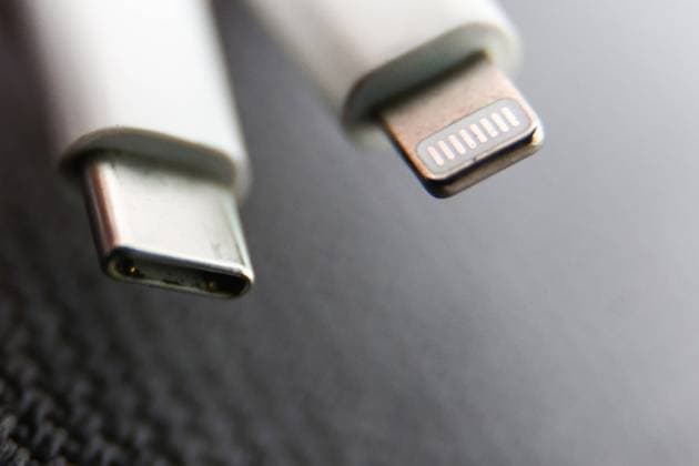 Computer Photo Illustrations USB-C and Lightning cables are seen in this illustration photo taken in Krakow, Poland on July 19, 2023. Krakow Poland  Copyright: xJakubxPorzyckix originalFilename: porzycki-computer230719_npkxa.jpg