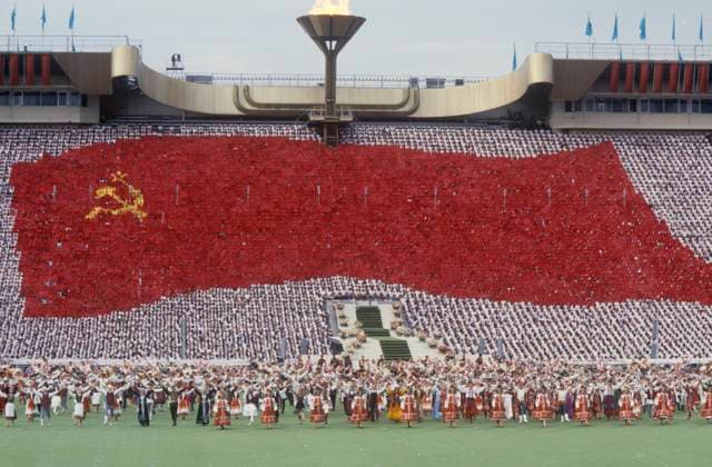 Festival s opening ceremony 476357 27.07.1985 The opening ceremony of the 12th World Festival of Youth and Students at Moscow s Central Lenin Stadium (now Luzhniki stadium). Vyasheslav Runov Sputnik Moscow Russia  Copyright: xVyasheslavxRunovx