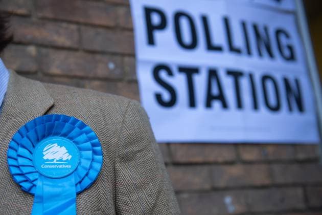 News Bilder des Tages Uxbridge and South Ruislip Byelction - Thursday 20 July 2023 - Uxbridge, London A general view of a Tory canvasser s ribbon at a polling station for the Uxbridge and South Ruislip byelection, the constituency vacated by former Prime Minister Boris Johnson - Uxbridge, London, England, UK on Thursday 20 July, 2023. It is one of three byelections occurring today with the others being in Somerton and Frome, and Selby and Ainsty., Credit:Justin Ng Avalon UK, England, London, Uxbridge  Copyright: xJustinxNgx xAvalonx 0790530675