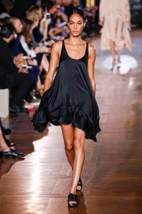 Paris Fashion Week - Stella McCartney Runway Joan Smalls walks the runway during the Stella McCartney Ready to Wear show as part of the Paris Fashion Week Womenswear Spring Summer 2015 on September 29, 2014 in Paris, France. Photo by Alain Gil-Gonzalez ABACAPRESS.COM Paris France  Copyright: xGil-GonzalezxAlain ABACAx 468822_042 Gil-GonzalezxAlain ABACAx 468822_042 