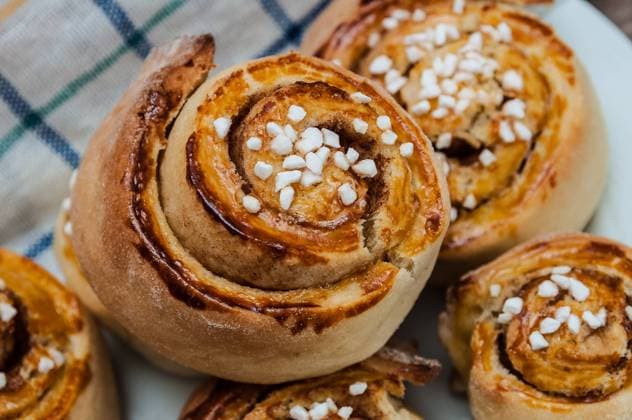 Kanelbulle - swedish cinnamon rolls Kanelbulle - swedish cinnamon rolls Copyright: xZoonar.com stockfotos-mgx 20387744