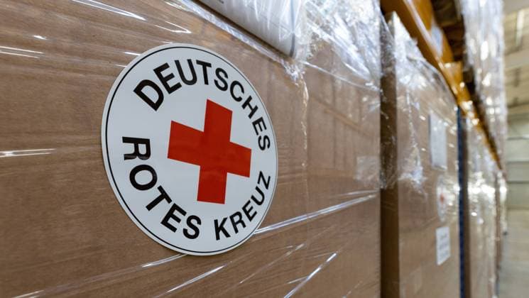 19.07.2023, Deutschland, Sachsen, Dresden, Blick auf das neue rescEU-Logistikzentrum des Deutschen Roten Kreuzes, DRK Landesverband Sachsen e.V., Bremer Straße 10a, hier lagert ein erheblicher Teil der Europäischen Pandemie-Reserve *** 19 07 2023, Germany, Saxony, Dresden, view of the new rescEU logistics center of the German Red Cross, DRK Landesverband Sachsen e V , Bremer Straße 10a, a significant part of the European Pandemic Reserve is stored here.