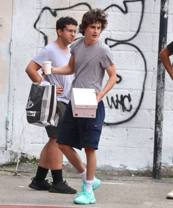 Adam Sandler and Timothee Chalamet Playing Basketball - NYC Actors Adam Sandler and Timothee Chalamet are playing basketball together with some friends in Soho, New York City, NY USA on July 20, 2023. Photo by Dylan Travis ABACAPRESS.COM New York City NY United States  Copyright: xDylanxTravis ABACAx 861442_002 DylanxTravis ABACAx 861442_002 