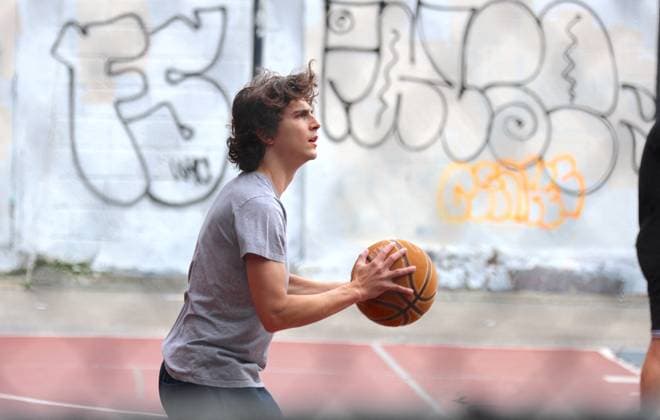 Adam Sandler and Timothee Chalamet Playing Basketball - NYC Actors Adam Sandler and Timothee Chalamet are playing basketball together with some friends in Soho, New York City, NY USA on July 20, 2023. Photo by Dylan Travis ABACAPRESS.COM New York City NY United States  Copyright: xDylanxTravis ABACAx 861442_010 DylanxTravis ABACAx 861442_010 