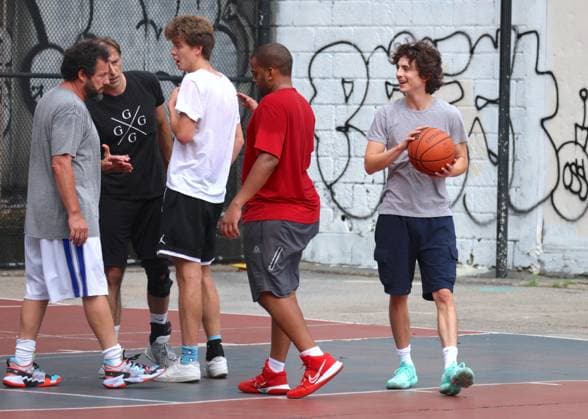 Adam Sandler and Timothee Chalamet Playing Basketball - NYC Actors Adam Sandler and Timothee Chalamet are playing basketball together with some friends in Soho, New York City, NY USA on July 20, 2023. Photo by Dylan Travis ABACAPRESS.COM New York City NY United States  Copyright: xDylanxTravis ABACAx 861442_043 DylanxTravis ABACAx 861442_043 
