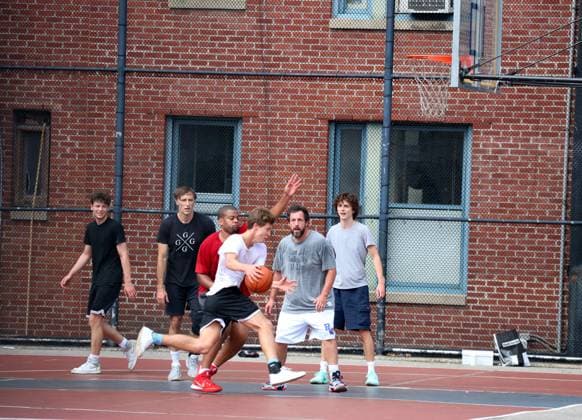 Adam Sandler and Timothee Chalamet Playing Basketball - NYC Actors Adam Sandler and Timothee Chalamet are playing basketball together with some friends in Soho, New York City, NY USA on July 20, 2023. Photo by Dylan Travis ABACAPRESS.COM New York City NY United States  Copyright: xDylanxTravis ABACAx 861442_051 DylanxTravis ABACAx 861442_051 