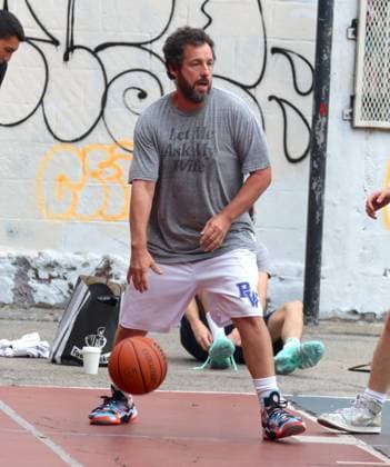 Adam Sandler and Timothee Chalamet Playing Basketball - NYC Actors Adam Sandler and Timothee Chalamet are playing basketball together with some friends in Soho, New York City, NY USA on July 20, 2023. Photo by Dylan Travis ABACAPRESS.COM New York City NY United States  Copyright: xDylanxTravis ABACAx 861442_062 DylanxTravis ABACAx 861442_062 