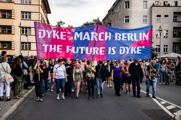 Bilder des Jahres 2023, News 07 Juli News Bilder des Tages Menschen nehmen der Dyke Marsch in Berlin am 21. Juli 2023. Dyke Marsch in Berlin *** People take the Dyke March in Berlin on 21 July 2023 Dyke March in Berlin